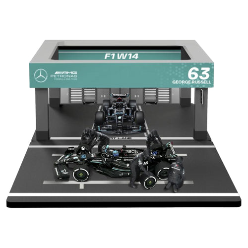 1:43 Formula Pit Pass- MB-AMG Petronas F1 W15 Team Scale